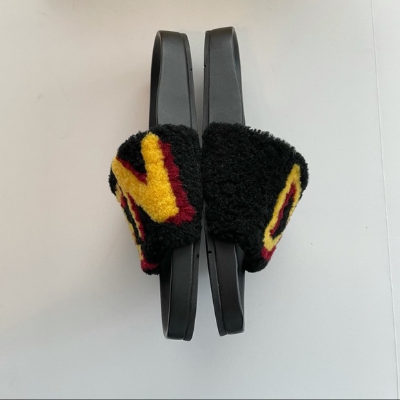 Fendi Black Shearling Vocabulary Pool Slides MENS 7 women 10 spell out logo - Picture 5 of 13